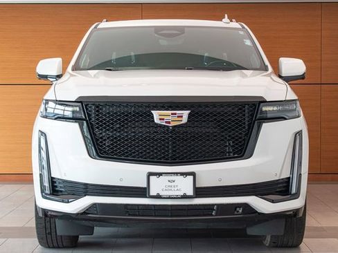 Used 2021 Cadillac Escalade Sport Platinum AWD/4WD image 2