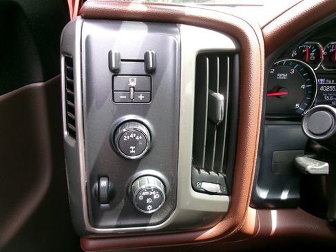 Used 2019 Chevrolet Silverado 2500 High Country w/ Duramax Plus Package AWD/4WD image 31