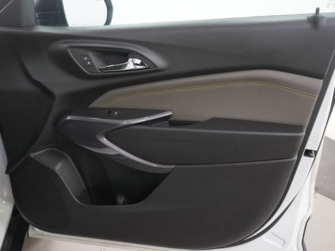 Used 2024 Chevrolet Trax ACTIV w/ Driver Confidence Package image 10