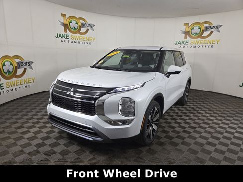 New 2026 Mitsubishi Outlander SE image 3