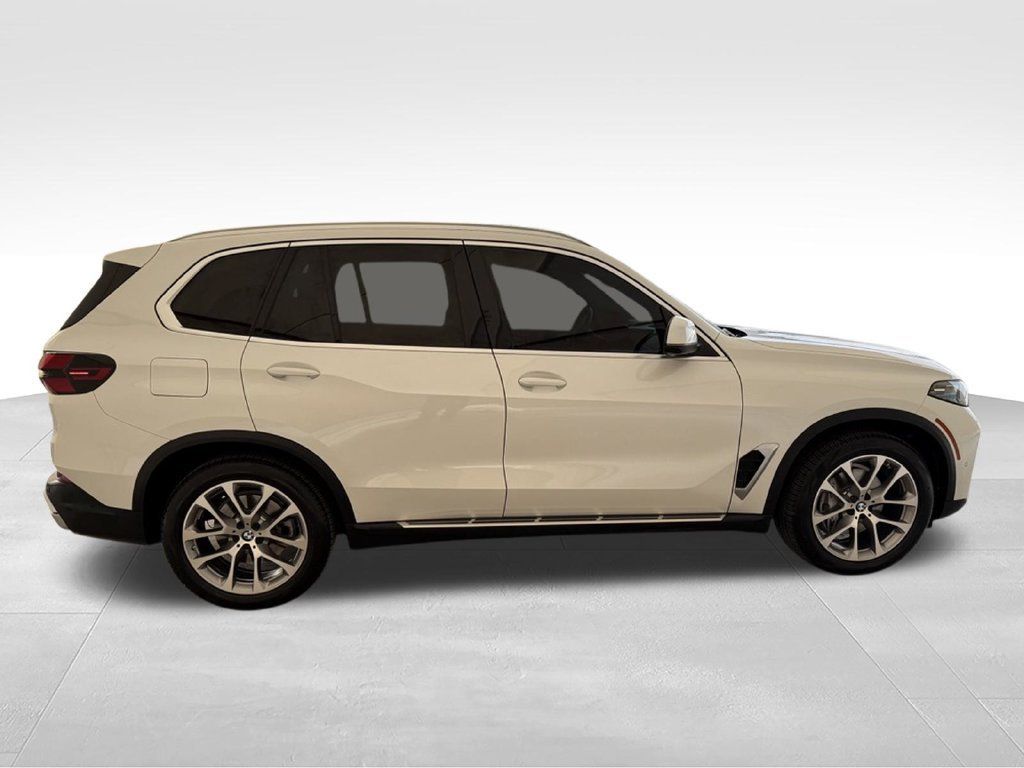 Used 2024 BMW X5 xDrive40i w/ Premium Package AWD/4WD image 7