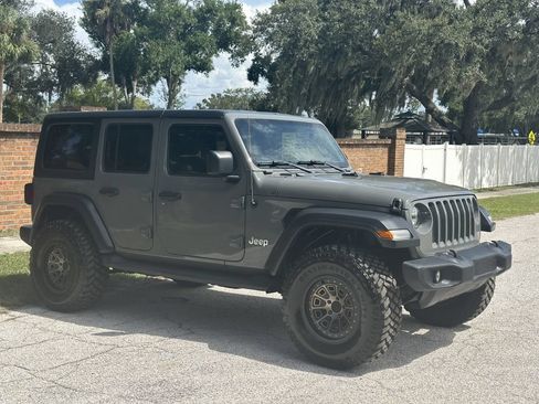 Used 2018 Jeep Wrangler Unlimited Sport S AWD/4WD image 5