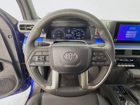 Used 2025 Toyota Tacoma TRD Sport image 11