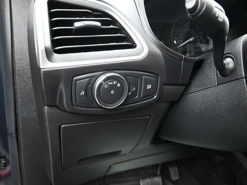 Certified 2022 Ford Edge SE w/ Black Appearance Package image 12