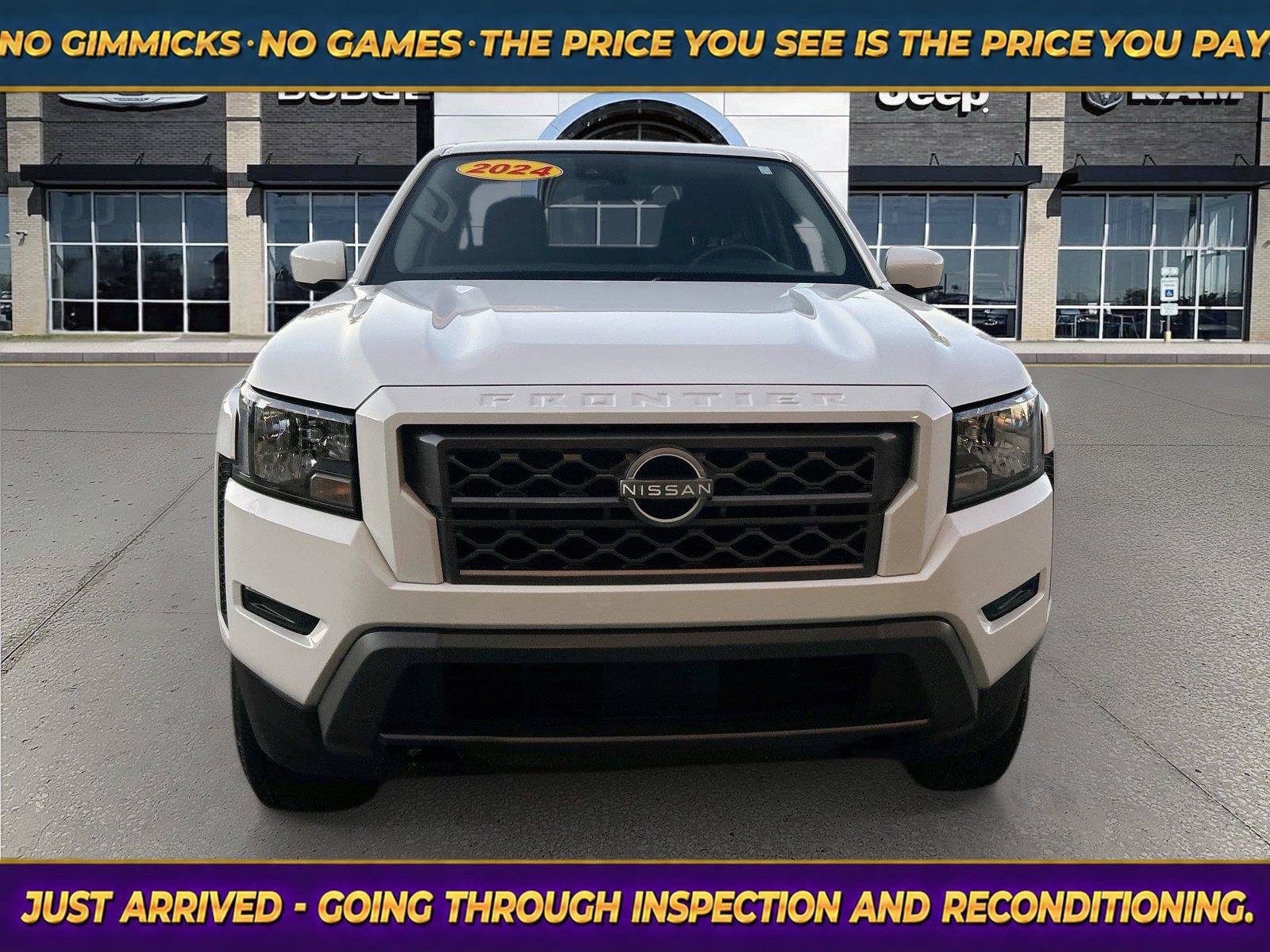 Used 2024 Nissan Frontier SV AWD/4WD image 1