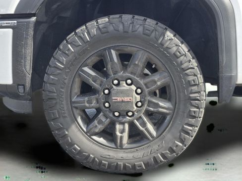 Used 2024 GMC Sierra 2500 AT4 w/ AT4 Premium Plus Package AWD/4WD image 11