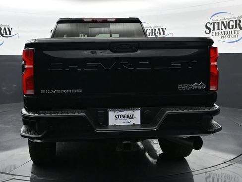 Used 2024 Chevrolet Silverado 2500 High Country w/ High Country Premium Package AWD/4WD image 2
