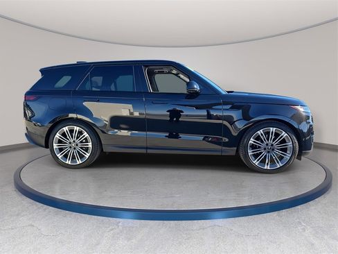 Certified 2023 Land Rover Range Rover Sport SE image 4