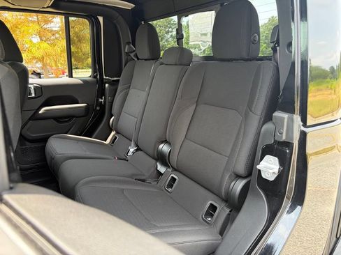 Used 2020 Jeep Gladiator Overland AWD/4WD image 51