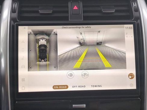 Used 2025 Land Rover Discovery S image 13