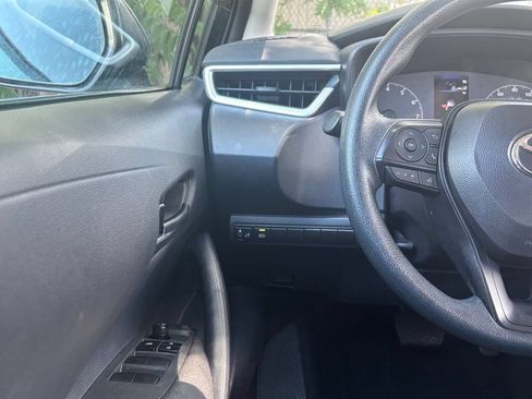 Used 2025 Toyota Corolla LE FWD image 31