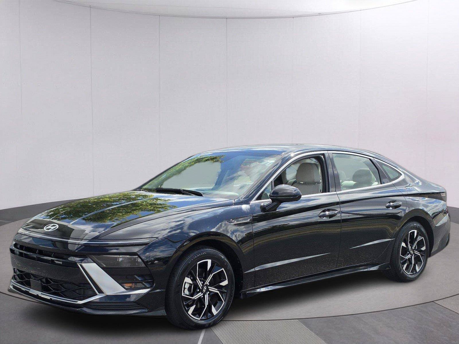 Used 2025 Hyundai Sonata SEL FWD image 1