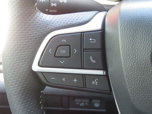 Used 2026 Toyota Sienna XSE AWD/4WD image 28