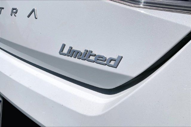 Used 2024 Hyundai Elantra Limited FWD image 7