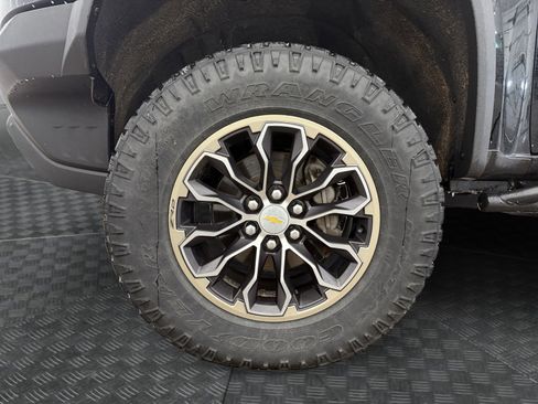 Used 2018 Chevrolet Colorado ZR2 image 25