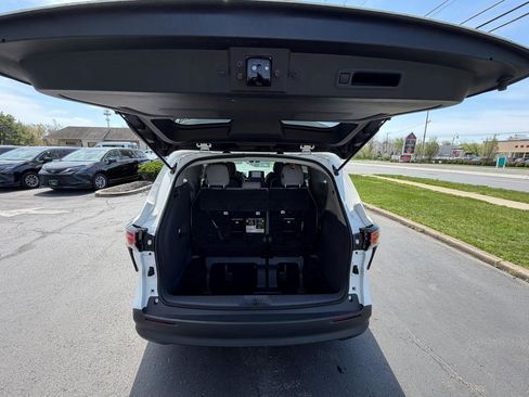 Used 2021 Toyota Sienna LE FWD image 26