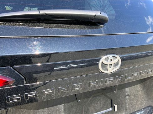Used 2026 Toyota Grand Highlander AWD Hybrid image 31