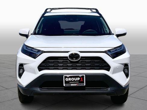 Used 2023 Toyota RAV4 XLE Premium image 4