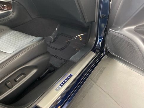 Used 2017 INFINITI Q70 3.7 w/ Technology Package AWD/4WD image 32