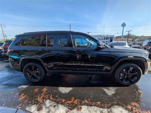 Certified 2023 Jeep Grand Cherokee L Limited w/ Black Appearance Package image 2