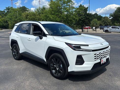 Used 2026 Toyota RAV4 XLE Premium AWD/4WD image 7