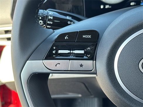 New 2025 Hyundai Elantra Limited image 24