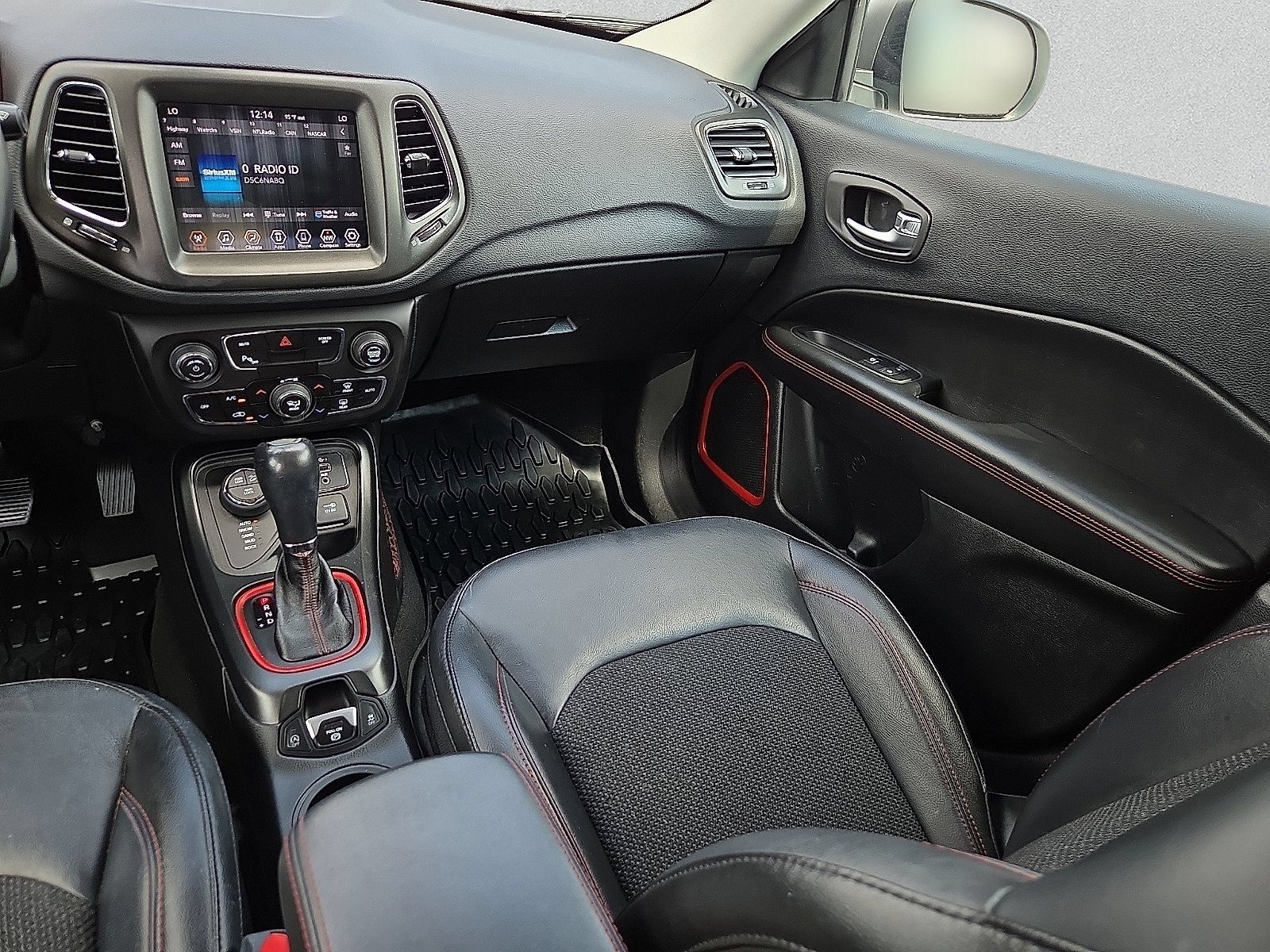 Used 2019 Jeep Compass Trailhawk w/ Safety & Security Group AWD/4WD image 12
