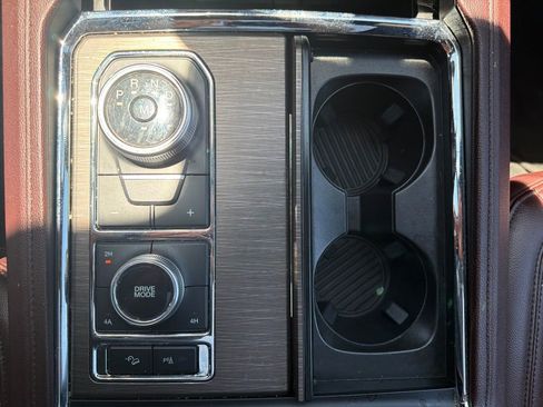 Used 2024 Ford Expedition Limited AWD/4WD image 30