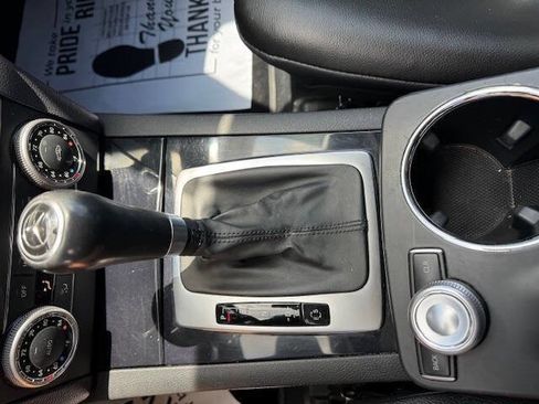 Used 2011 Mercedes-Benz GLK 350 2WD image 40