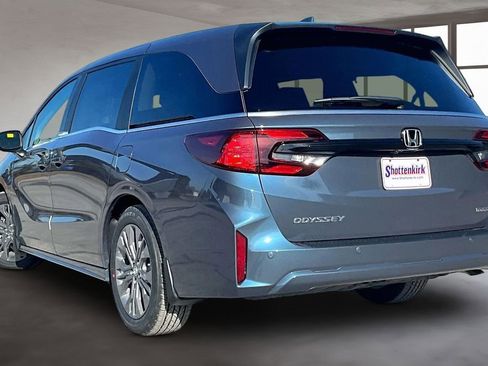 New 2026 Honda Odyssey Touring image 3
