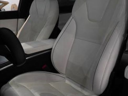 Used 2022 Tesla Model X Plaid image 21