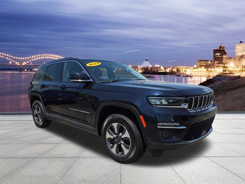 Used 2022 Jeep Grand Cherokee Limited 4xe w/ Luxury Tech Group II AWD/4WD image 4