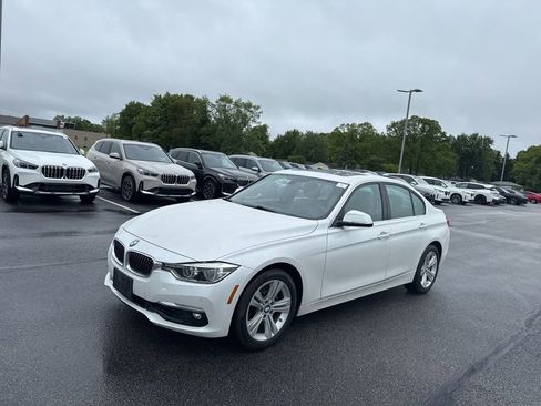 Used 2016 BMW 328i xDrive Sedan AWD/4WD image 3