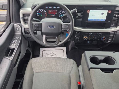 Used 2025 Ford F250 XLT image 7
