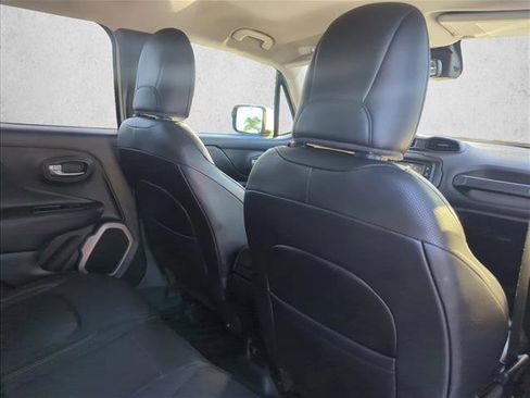 Used 2016 Jeep Renegade Limited image 19