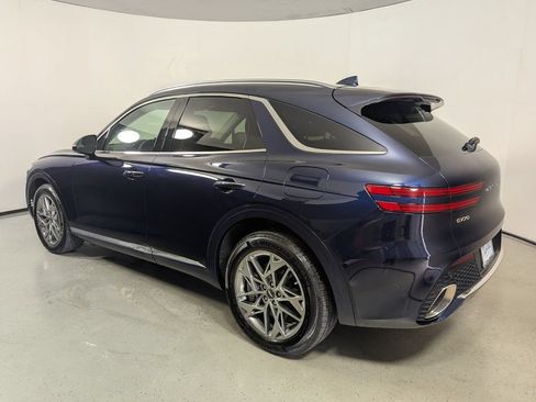 Used 2025 Genesis GV70 2.5T AWD/4WD image 6