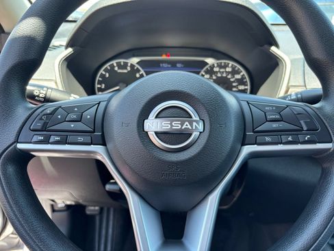 Used 2025 Nissan Altima 2.5 SV FWD image 23