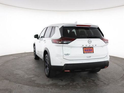 Used 2025 Nissan Rogue SV FWD image 10