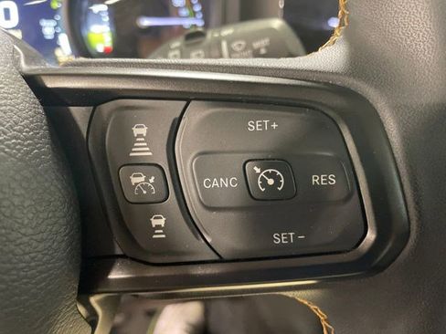 Used 2024 Jeep Wrangler Unlimited w/ Convenience Group AWD/4WD image 41