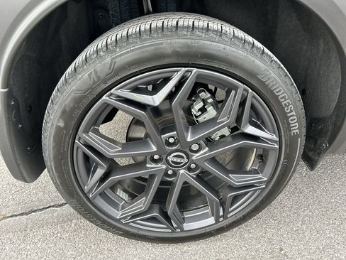 Used 2025 Nissan Kicks SR w/ SR Premium Package image 9