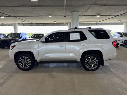 Used 2025 Toyota 4Runner Limited AWD/4WD image 5