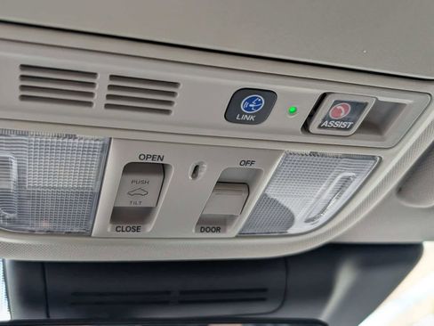 Certified 2018 Honda Accord Touring image 32