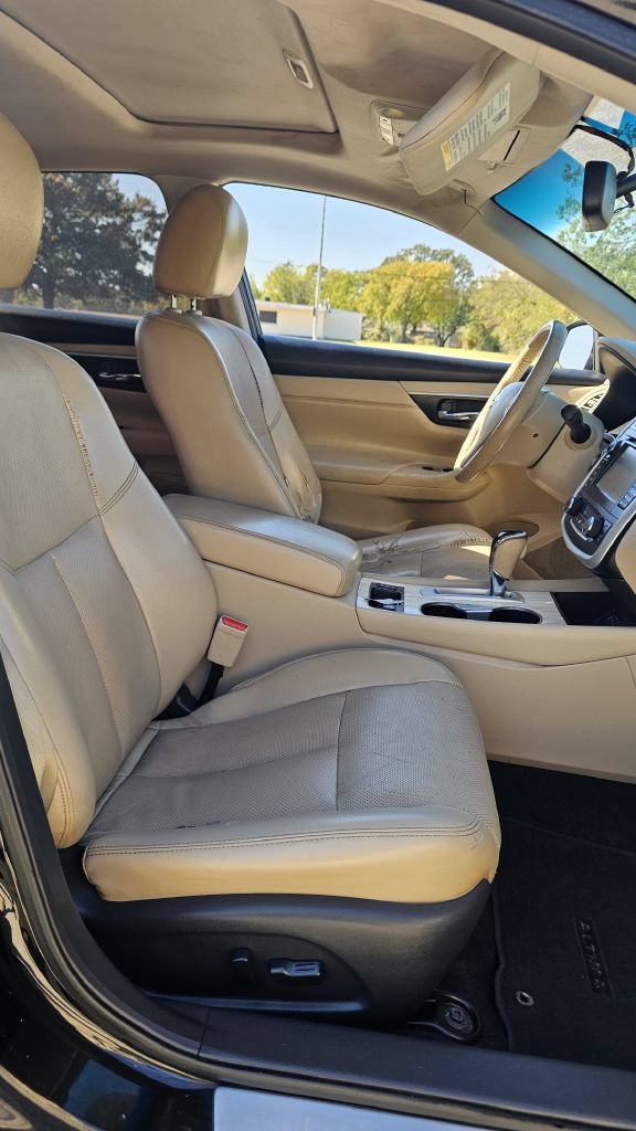 Used 2016 Nissan Altima 2.5 SL w/ 2.5 Technology w/LED Package FWD image 8