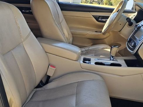 Used 2016 Nissan Altima 2.5 SL w/ 2.5 Technology w/LED Package FWD image 8