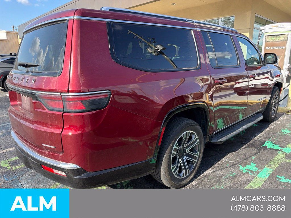 Used 2024 Jeep Wagoneer L Series II w/ Flexible Seating Group AWD/4WD image 6