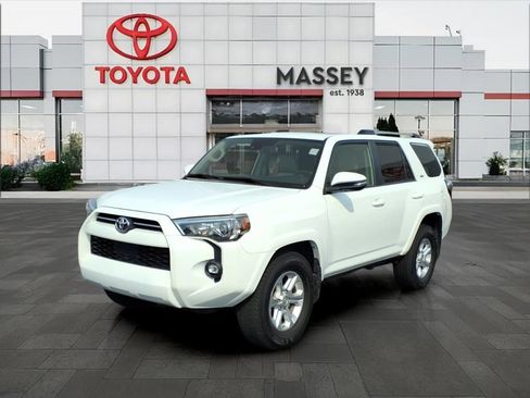 Used 2021 Toyota 4Runner SR5 Premium w/ Moonroof Package RWD image 7