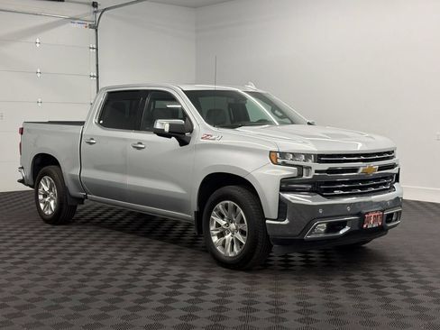 Used 2022 Chevrolet Silverado 1500 LTZ w/ Z71 Off-Road Package AWD/4WD image 7