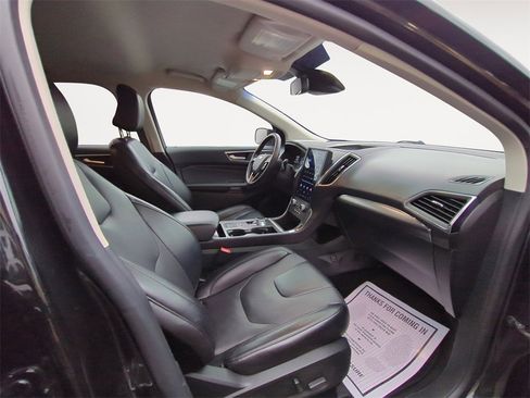 Used 2022 Ford Edge Titanium w/ Equipment Group 301A image 15
