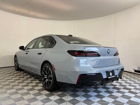Used 2024 BMW 740i xDrive w/ Premium Package AWD/4WD image 7