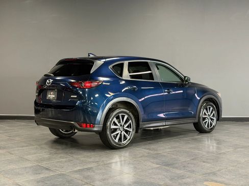 Used 2018 MAZDA CX-5 Touring w/ Preferred Equipment Package FWD image 5